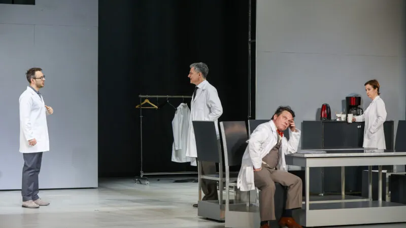 Premieră la TNB: Un spectacol despre ipocrizia lumii de azi