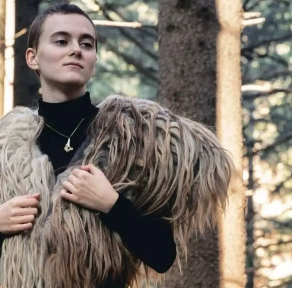 Nepoata trans l-ar fi pus la grea încercare pe Regele Mihai. Pentru o relație cu o femeie, Casa Regală l-a exclus pe prințul Nicolae