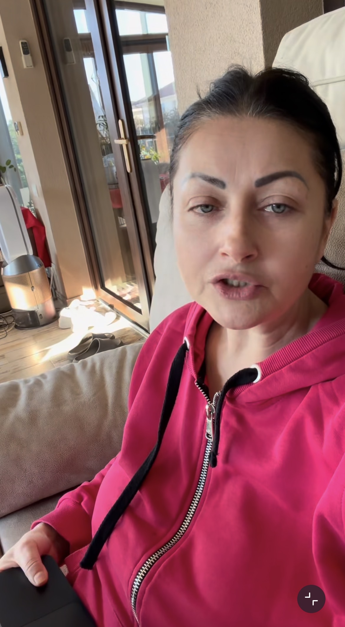 Gabriela Cristea, momente de panică în trafic, când își ducea fiicele la școală. A anunțat că merge la Poliție 