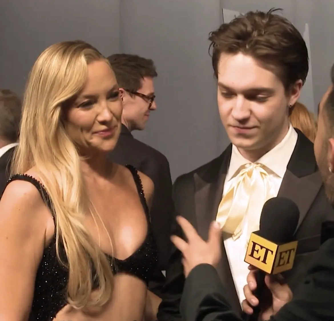 Fiul lui Kate Hudson nu mai e un copil! Nepotul lui Goldie Hawn a apărut la Oscaruri și a lăsat pe toată lumea cu gura căscată