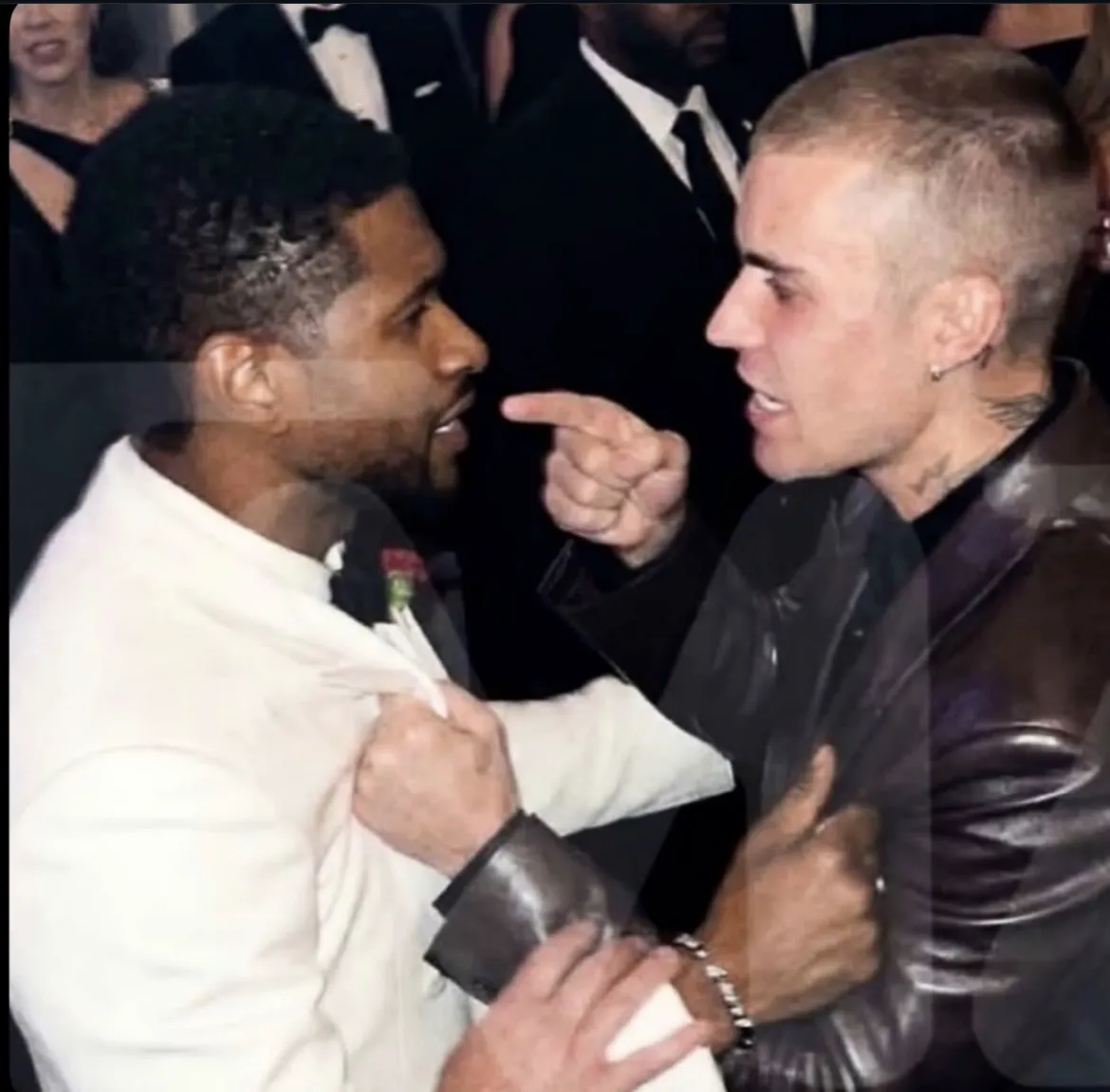 Primele imagini cu încăierarea dintre Usher și Justin Bieber după premiile Oscar. 50 Cent intervine 4 Primele imagini cu încăierarea dintre Usher și Justin Bieber după premiile Oscar. 50 Cent intervine