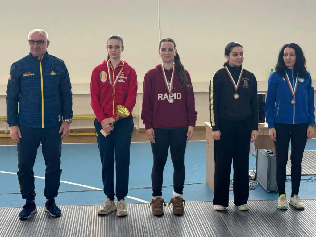 Medalii pentru floretistele românce la Cupa Bulgariei. Maria și Ilinca au jucat finala