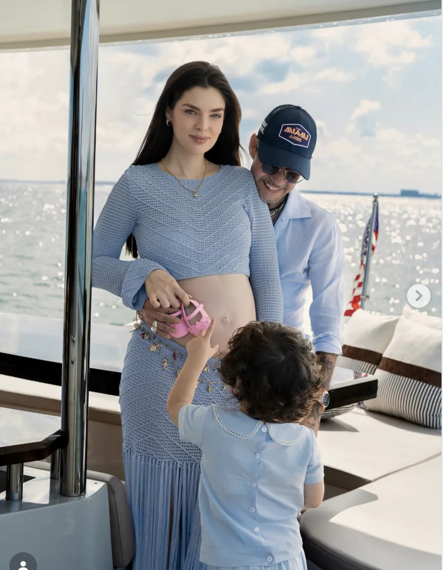 Soția lui Marc Anthony a dezvăluit sexul bebelușului. Artistul, tată pentru a 8-a oară, la 57 de ani