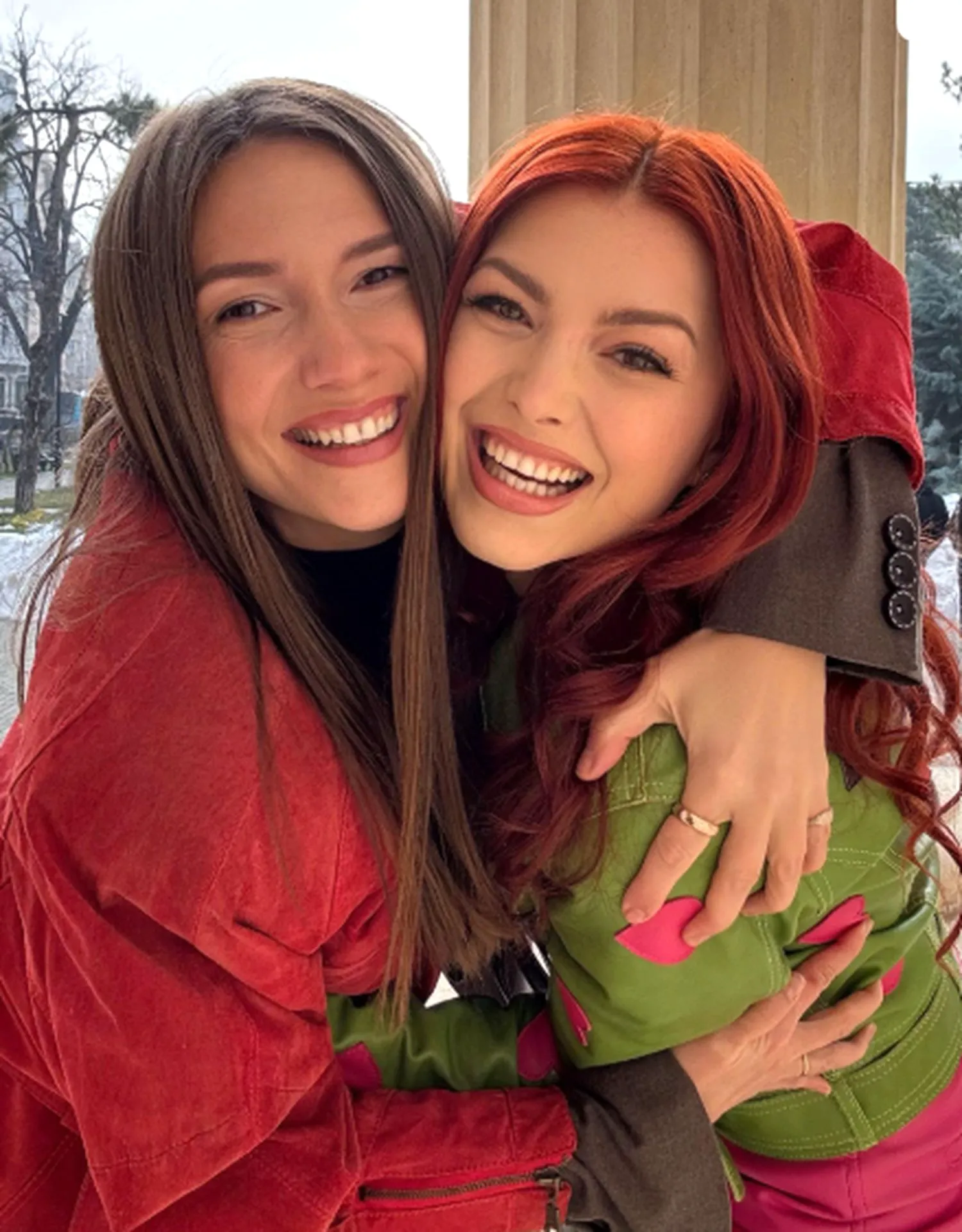 Elena Gheorghe și Adela Popescu, amintiri despre dramele adolescentine și amenințări amuzante. „M-am jelit vreo trei ani după un băiat”