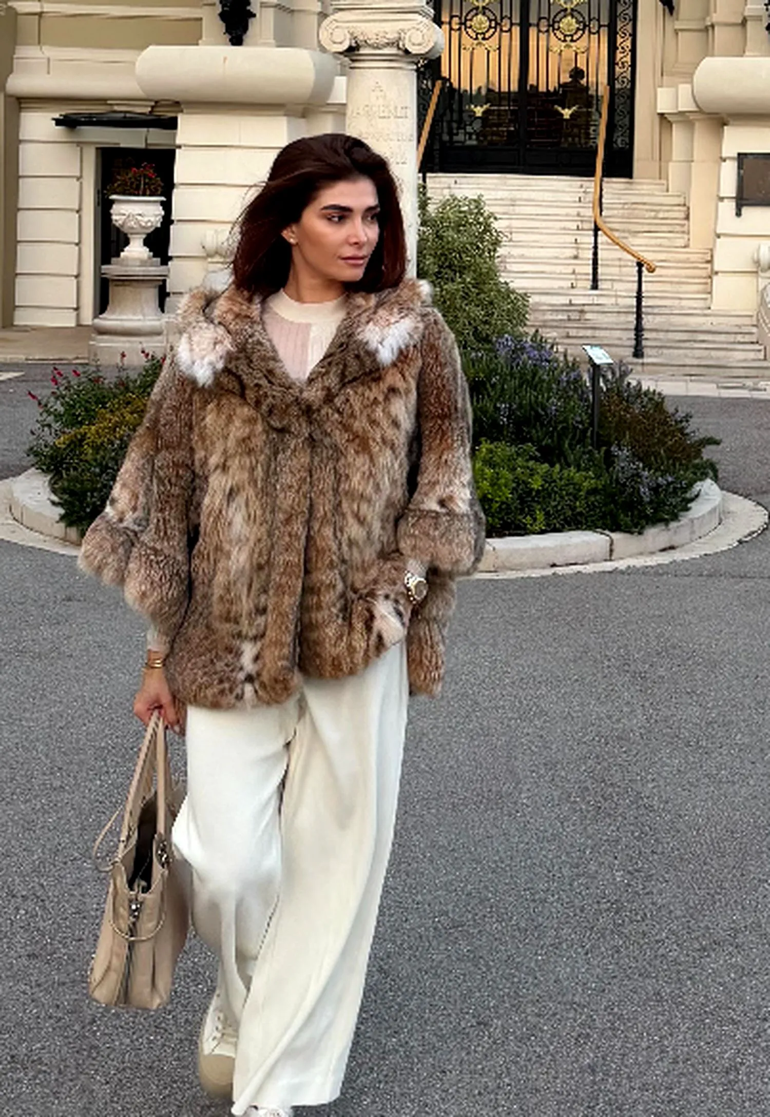 Alina Pușcaș, dezvăluiri dureroase despre viața trăită fără tată. „O singură dată mi-a cumpărat o geacă și o pereche de cizme de piele de porc” 6 Alina Pușcaș, dezvăluiri dureroase despre viața trăită fără tată. „O singură dată mi-a cumpărat o geacă și o pereche de cizme de piele de porc” care i-au rănit picioarele