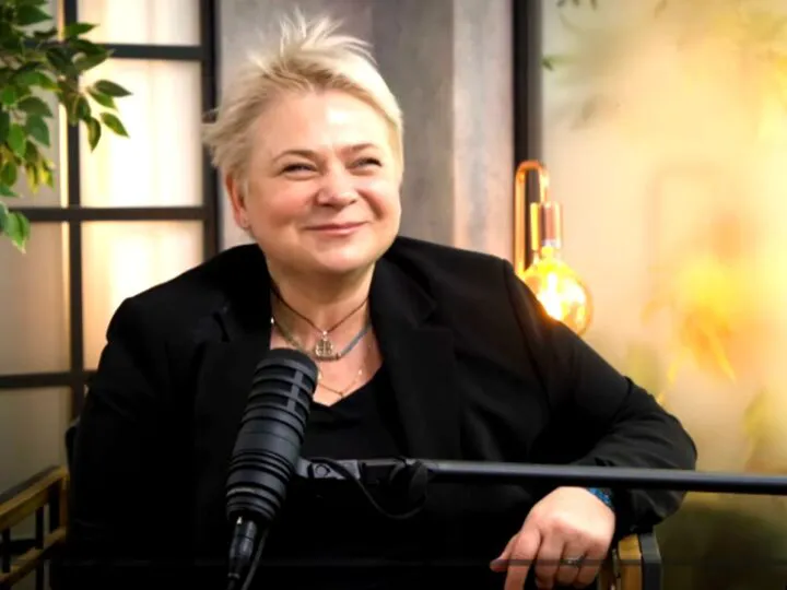 Anca Sigartău, despre plăcerea vinovată, icoana bunicii și omul „absolut minunat pe care îl are alături”. „Voiam să mă duc la mănăstire…”