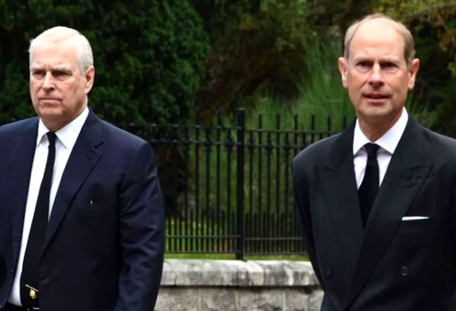 Se adâncește coșmarul pentru familia regală britanică. Prima iubită a prințului Edward, fratele prințului Andrew, va face dezvăluiri șocante în cartea sa