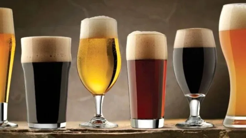 Bancuri. Bă Gheorghe, care este pluralul la bere? Nu te-ai fi așteptat niciodată la un așa răspuns