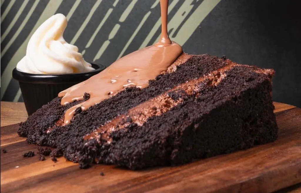 „Bruce cake”, celebrul tort din filmul „Matilda” de pe Netflix. Povestea desertului care a cucerit internetul