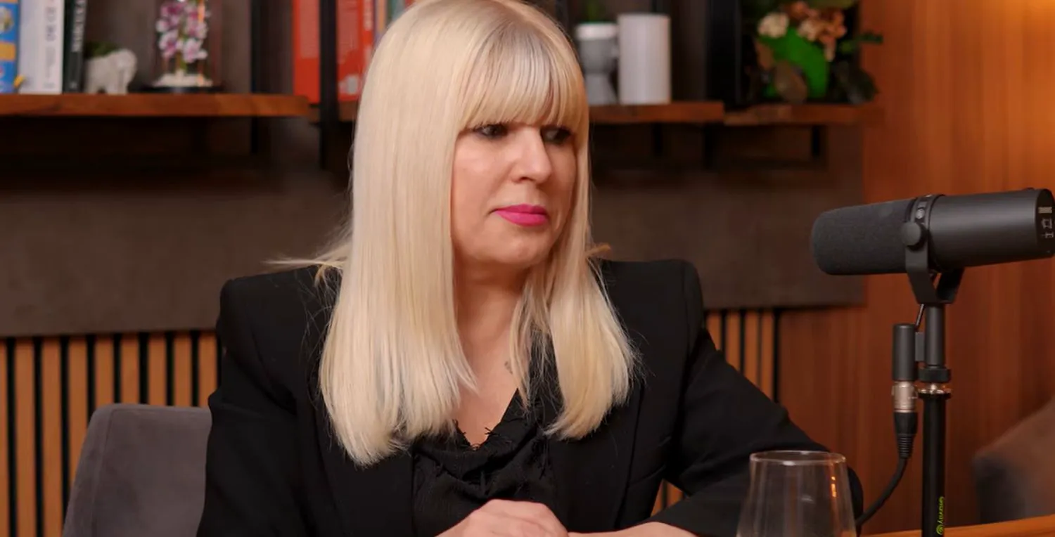 Elena Udrea povestește cu umor de ce a fost numită mulți ani Coana mare. Dar și cum au păcălit-o samsarii când și-a cumpărat prima mașină