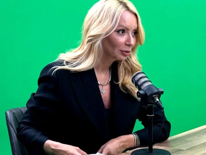 Daciana Sârbu povestește cu umor de ce fetița adoptată nu are telefon. Și la ce încercări o supune zilnic Maria