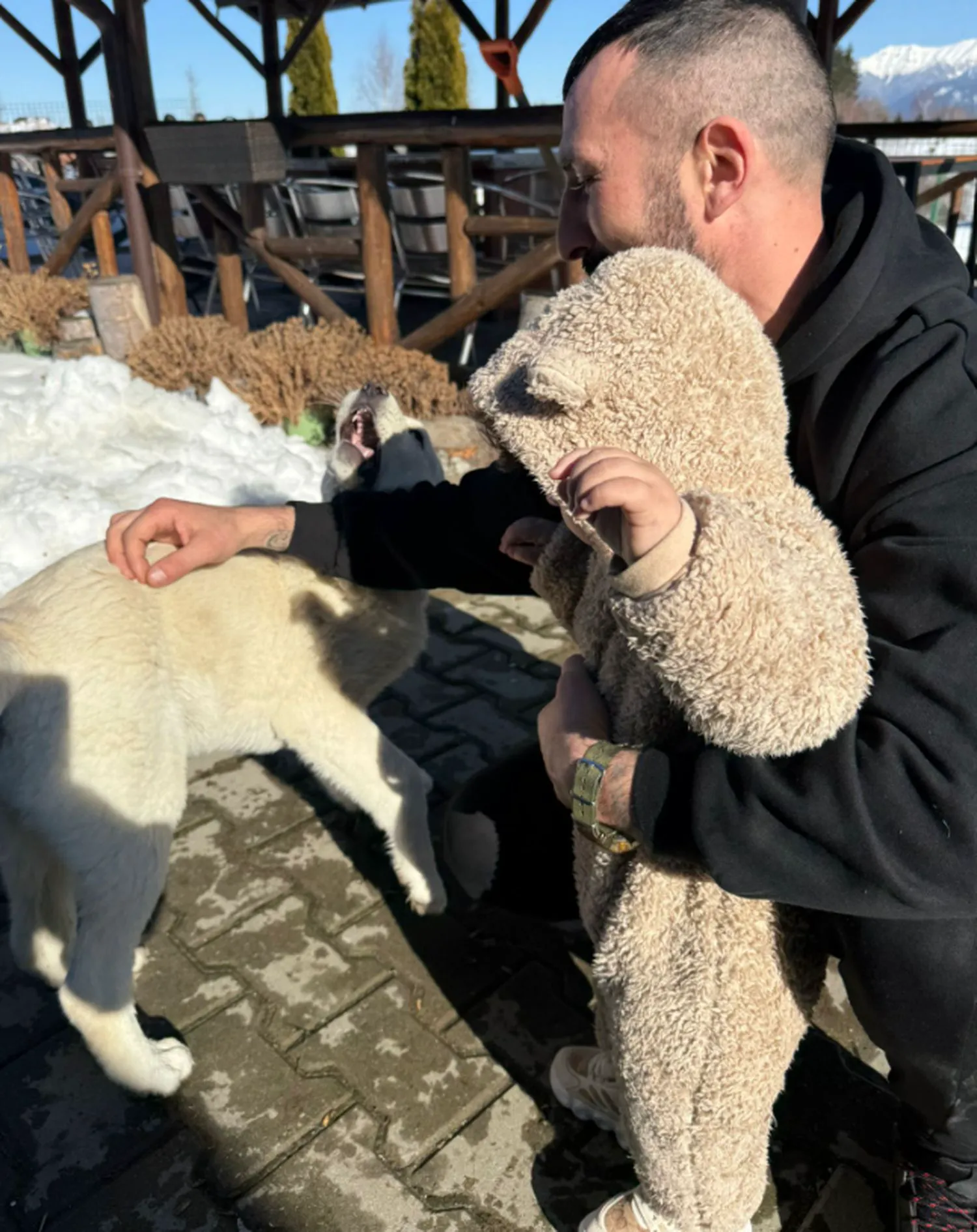 „O zi cu tata”, proiectul care oferă deținuților posibilitatea să petreacă o zi în libertate alături de copii și familie