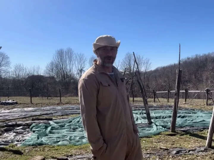 Cum a ajuns Dragoș Bucur un cioban modern în era digitală. Are ceva de zis și despre fata cea mare