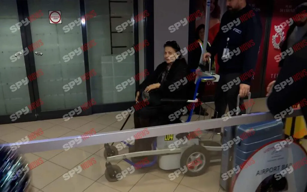 Elena Cârstea a revenit în România