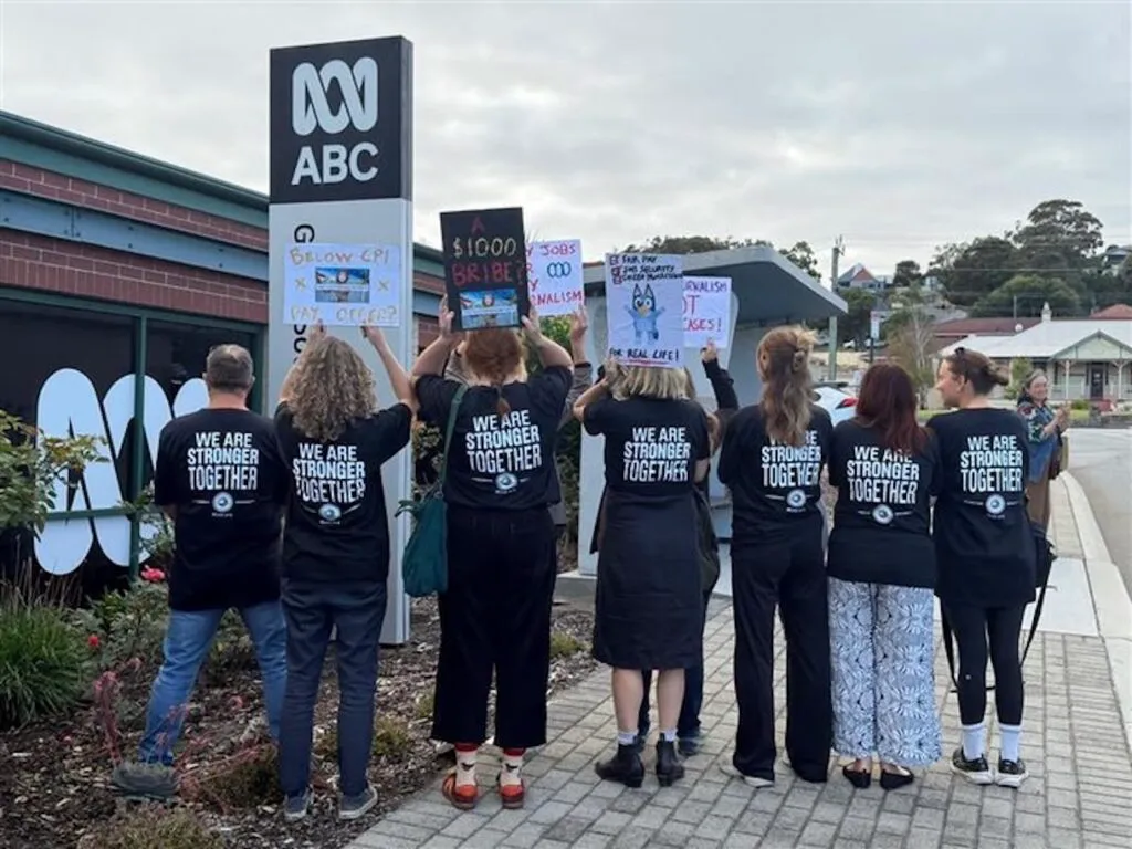 A început greva jurnaliștilor. Peste 2000 de angajați protestează în aceste momente