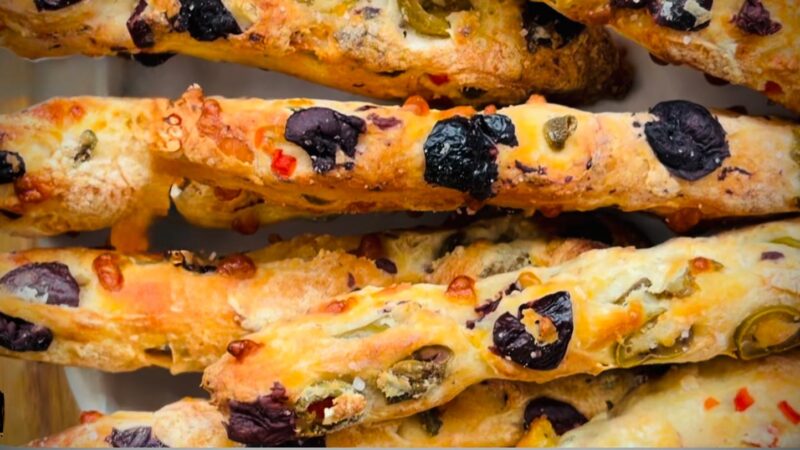 Grisine cu măsline: rețeta simplă cu doar 4 ingrediente