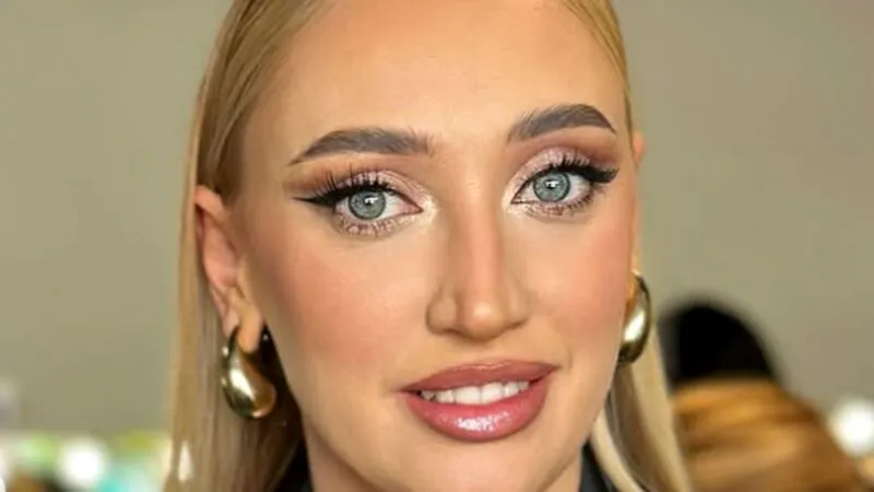 Poveste amuzantă cu Ilona Brezoianu și plantele din acvariu. A dat-o de gol chiar sora ei