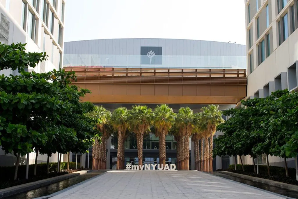 Fiica lui Ponta a trecut printr-un coșmar la Universitatea NYU din Abu Dhabi. Drone iraniene, la câțiva km de campus