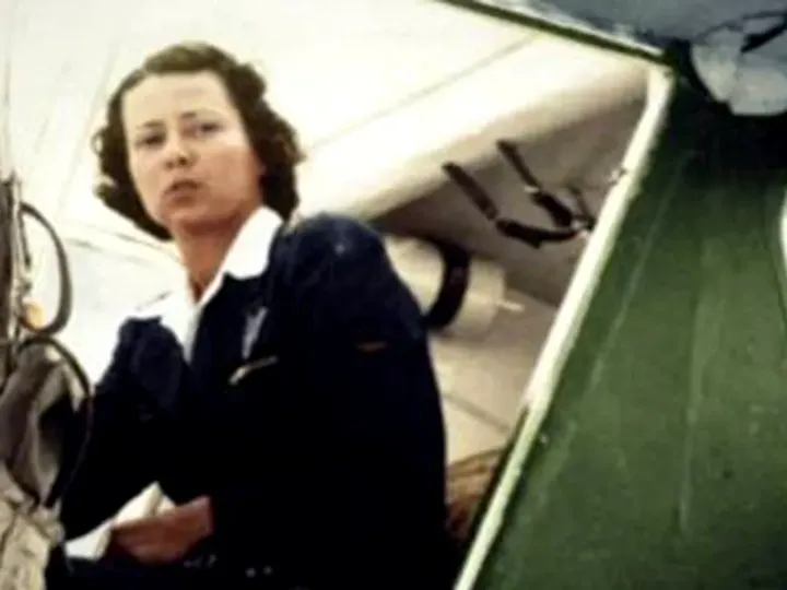 Război în România. Eroina care a zburat fără arme și care a fost ștearsă din istorie