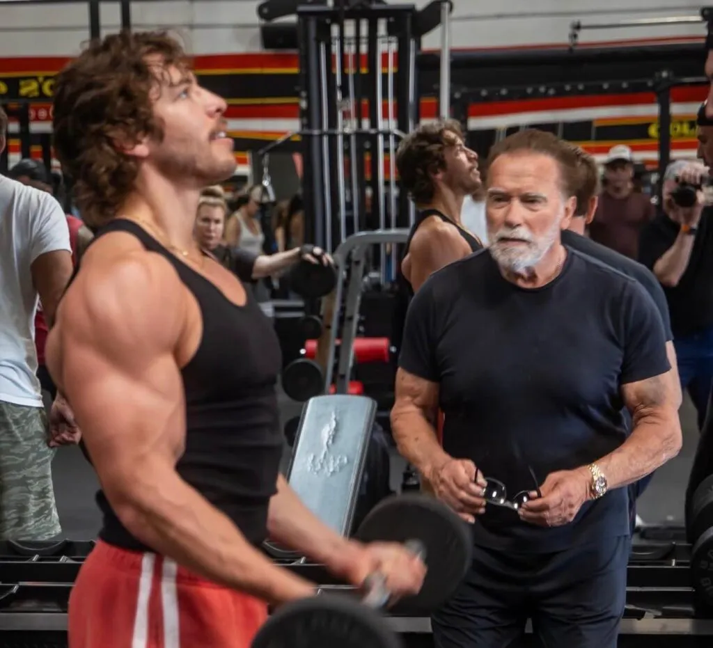 Arnold Schwarzenegger, tată grijuliu. Cum îl pregătește pe fiul care îi calcă pe urme să-și facă debutul 5 Arnold Schwarzenegger, tată grijuliu. Cum îl pregătește pe fiul care îi calcă pe urme să-și facă debutul