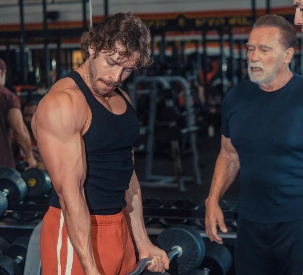 Arnold Schwarzenegger, tată grijuliu. Cum îl pregătește pe fiul care îi calcă pe urme să-și facă debutul 6 Arnold Schwarzenegger, tată grijuliu. Cum îl pregătește pe fiul care îi calcă pe urme să-și facă debutul