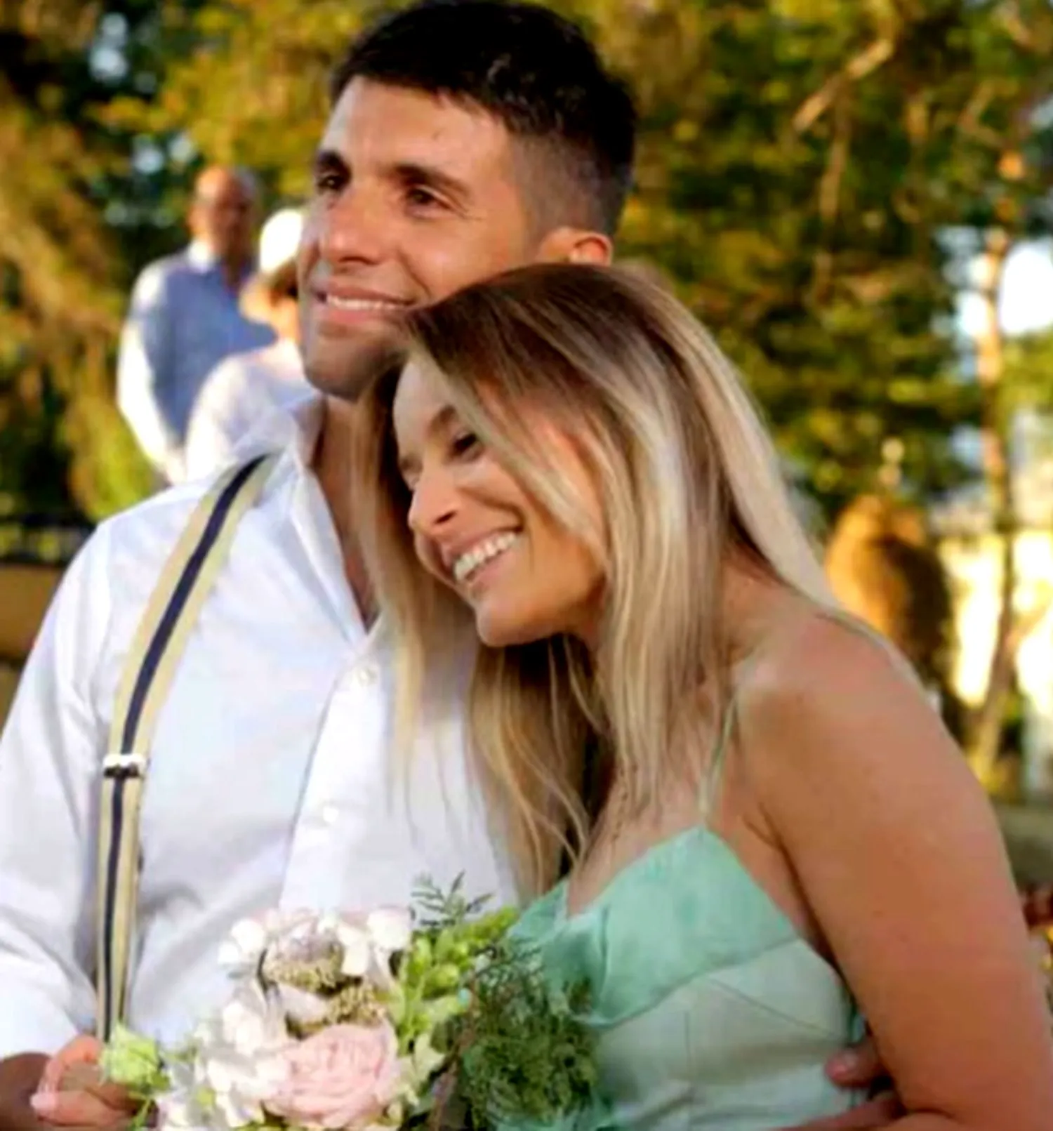 Laura Cosoi povestește cu umor despre începuturile relației cu soțul. A cucerit-o cu cutii de pizza cu surprize 5 Laura Cosoi a povestit cu umor despre începuturile relației cu soțul. „Se prefăcea că e livrator, ținea în mână cutii de pizza în care punea buchete de flori”