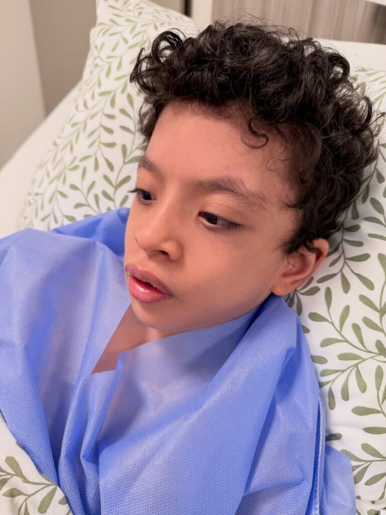 Fiul lui Kamara, imagine de pe patul de spital: părinții și el trec printr-o mare încercare