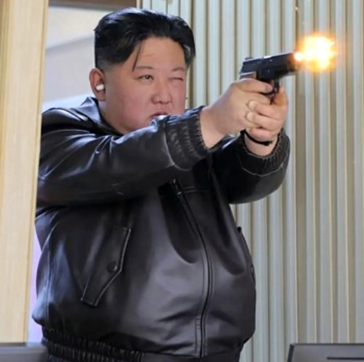 Liderul nord-coreean Kim Jong Un și fiică sa adolescentă, la poligon în fabrica de muniții. Imagini care zguduie lumea