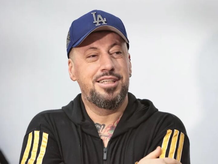 Jurnalistul Liviu Alexa, cum nu l-ați mai văzut: artist vizual. El reinventează „Filcǎi” pe simezele din București