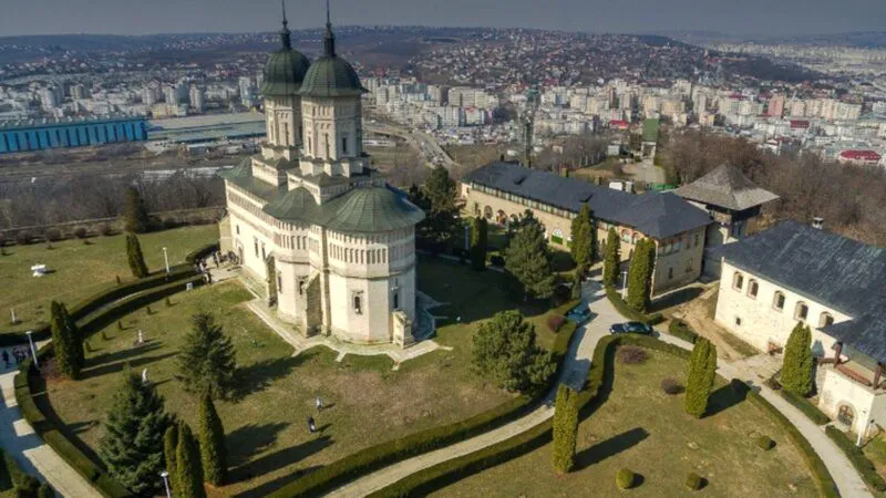 Lespezile misterioase de la mănăstirea Cetățuia i-au oferit lui Hitler „cheia” destinului