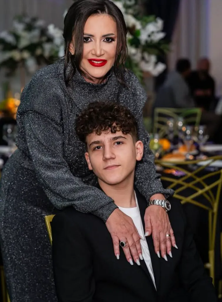 Poliția confirmă agresarea fiului Marei Bănică. Cât timp profesorul nu se va putea apropia de elevul pe care l-a bătut 4 Poliția confirmă agresarea fiului Marei Bănică. Cât timp profesorul nu se va putea apropia de elevul pe care l-a bătut