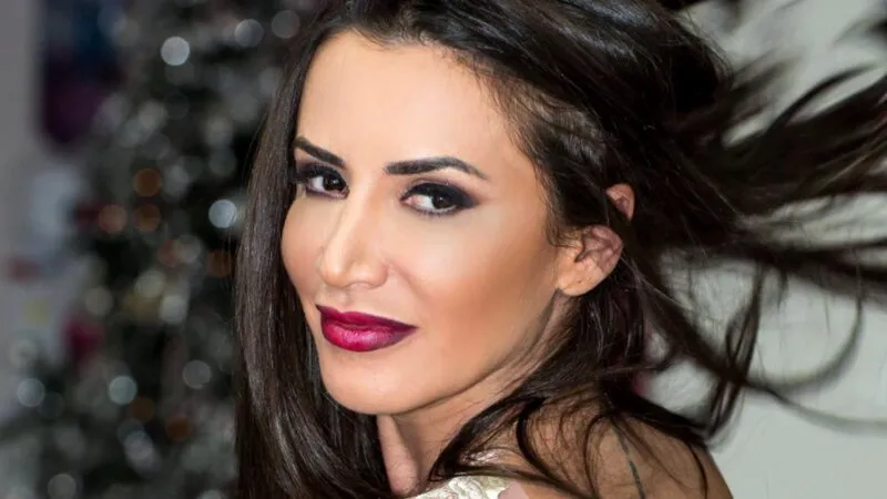 Profesorul acuzat de Mara Bănică că i-ar fi bătut fiul plănuiește să o falimenteze pe prezentatoare. Procurorii deja i-au dat câștig de cauză în prima fază