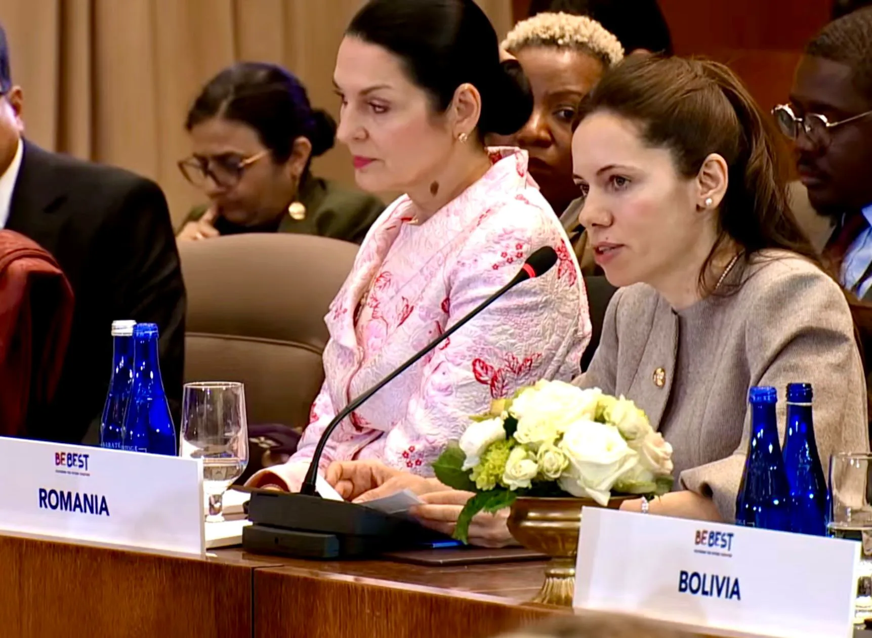 Cum s-a prezentat Mirabela Grădinaru invitată de Melania Trump la Casa Albă fără Nicușor Dan - Foto