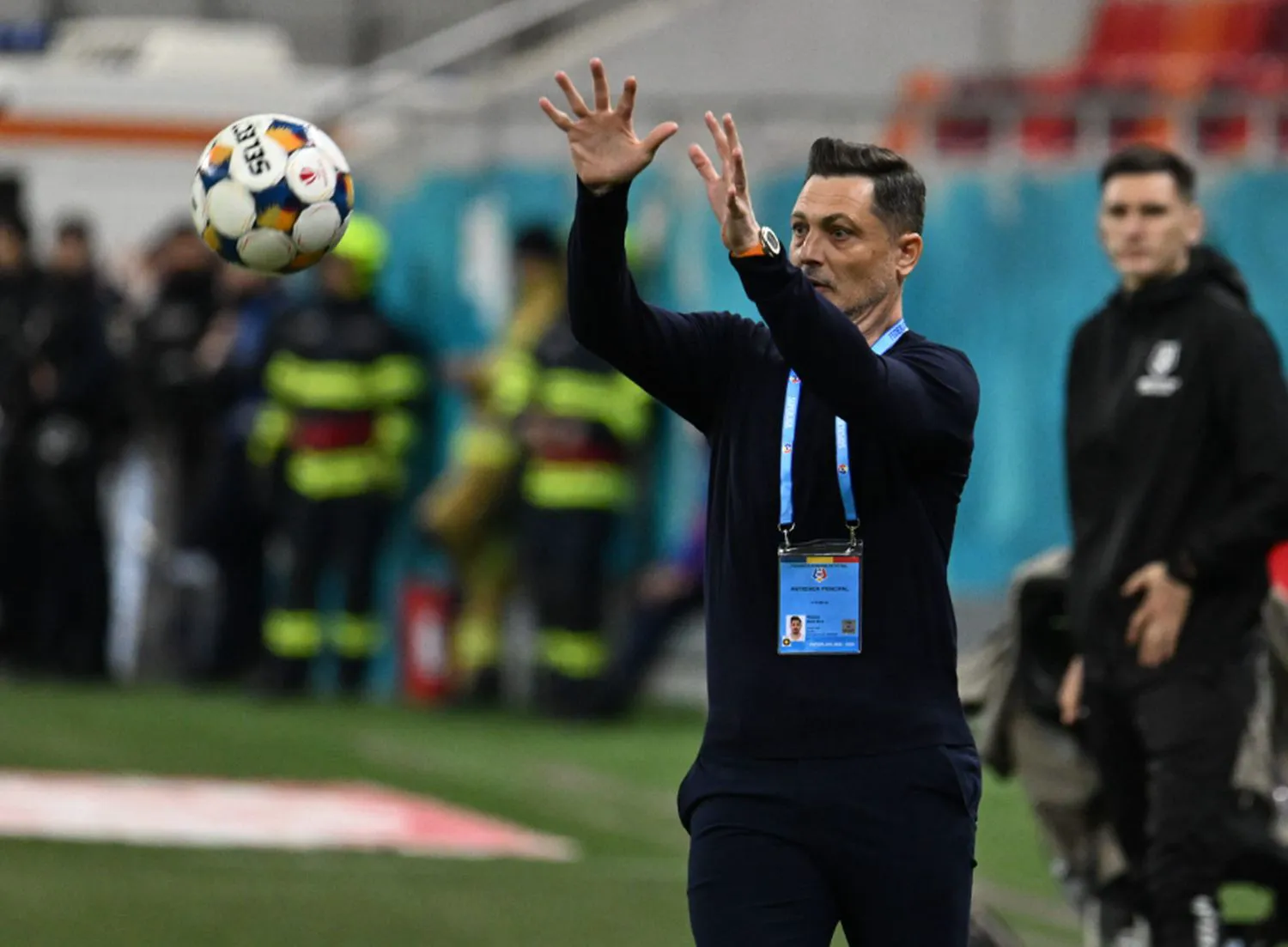 Lux fără limite în fotbalul românesc. Un celebru antrenor poartă la mână un ceas de valoarea unui apartament