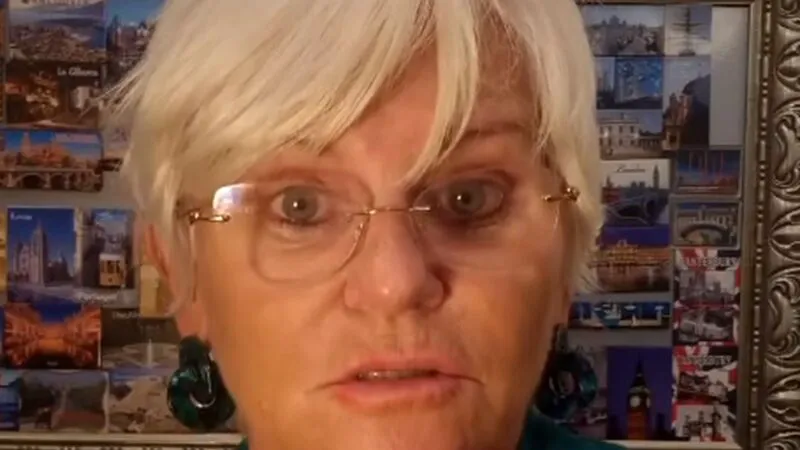 Monica Tatoiu, mândră de fiul ei „frumos și deștept”. Victoraș, ucenicul meșterilor de 90 de ani