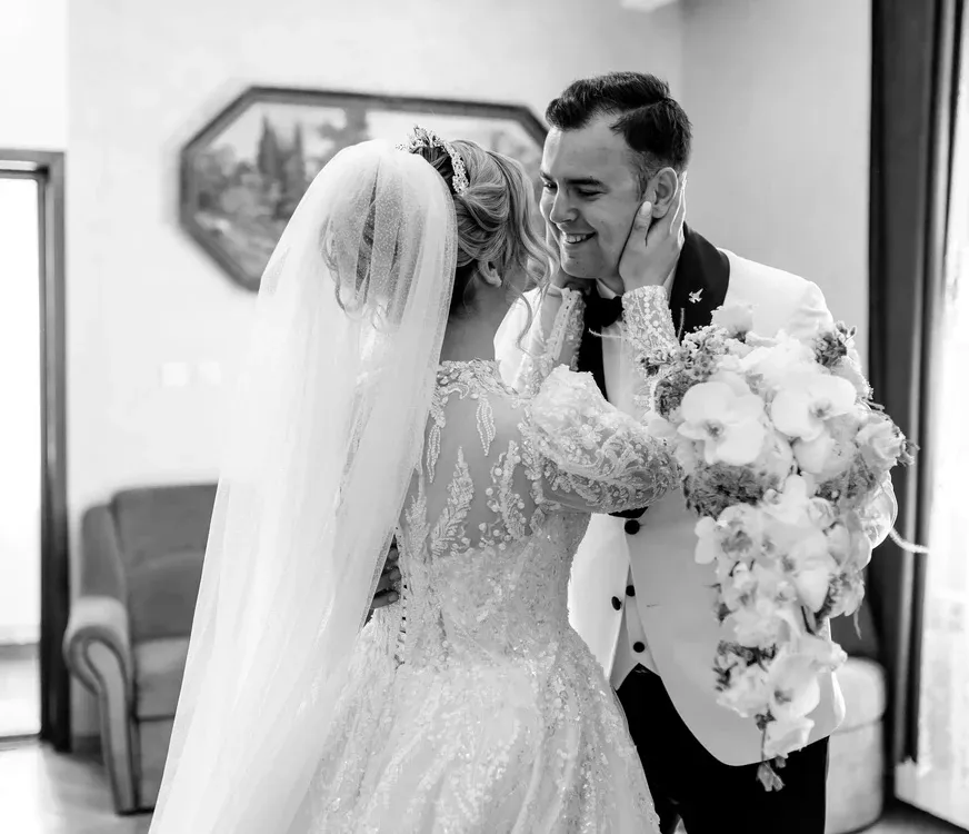 Vrei să critici sau să lauzi ceva? Atunci nu ezita să ne scrii în Comentarii! Exprimă opinia într-un limbaj civilizat!