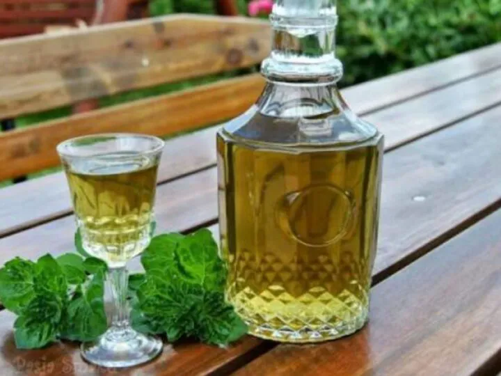 Bancuri. Ioane, unghe te gați așe? Mărie, mă duc Ia Cluj, să beu o pălincă. Leșini de râs ce urmează