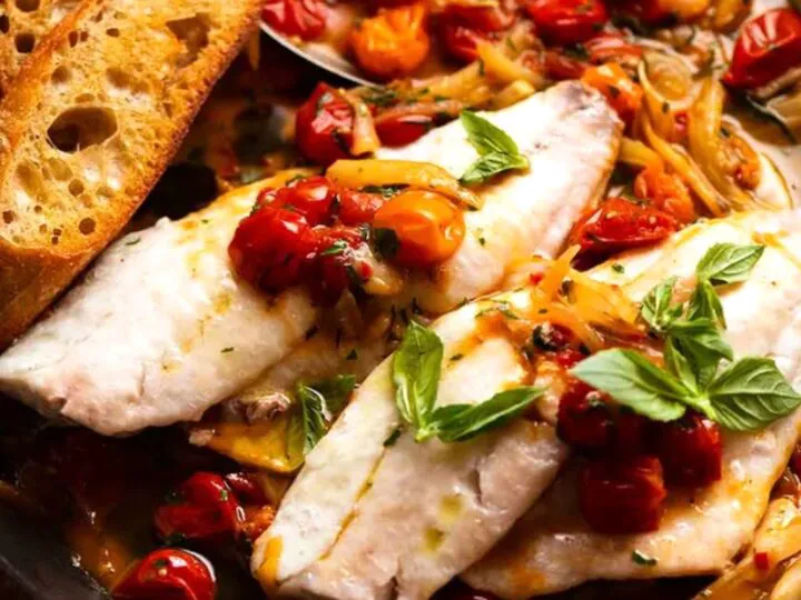 Pește italian poșat, o delicatesă pentru sărbătoarea de Buna Vestire. Rețeta care nu se uită