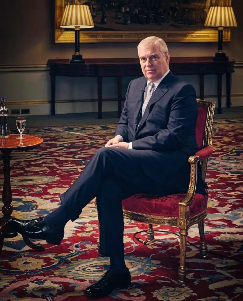 Netflix exploatează scandalul arestării prințului Andrew în cazul Epstein. „The Crown” revine pe ecrane cu un spin off 4 Netflix exploatează scandalul arestării prințului Andrew în legătură cu Epstein. „The Crown” revine pe ecrane cu un spin off