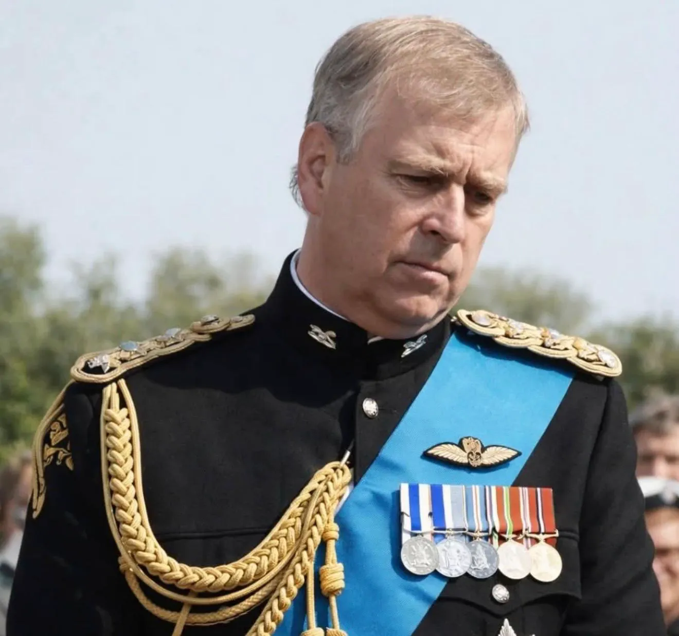 Prințul Harry își pune verișoarele la adăpost în scandalul Epstein. Invitația este deschisă în mod special prințesei Beatrice