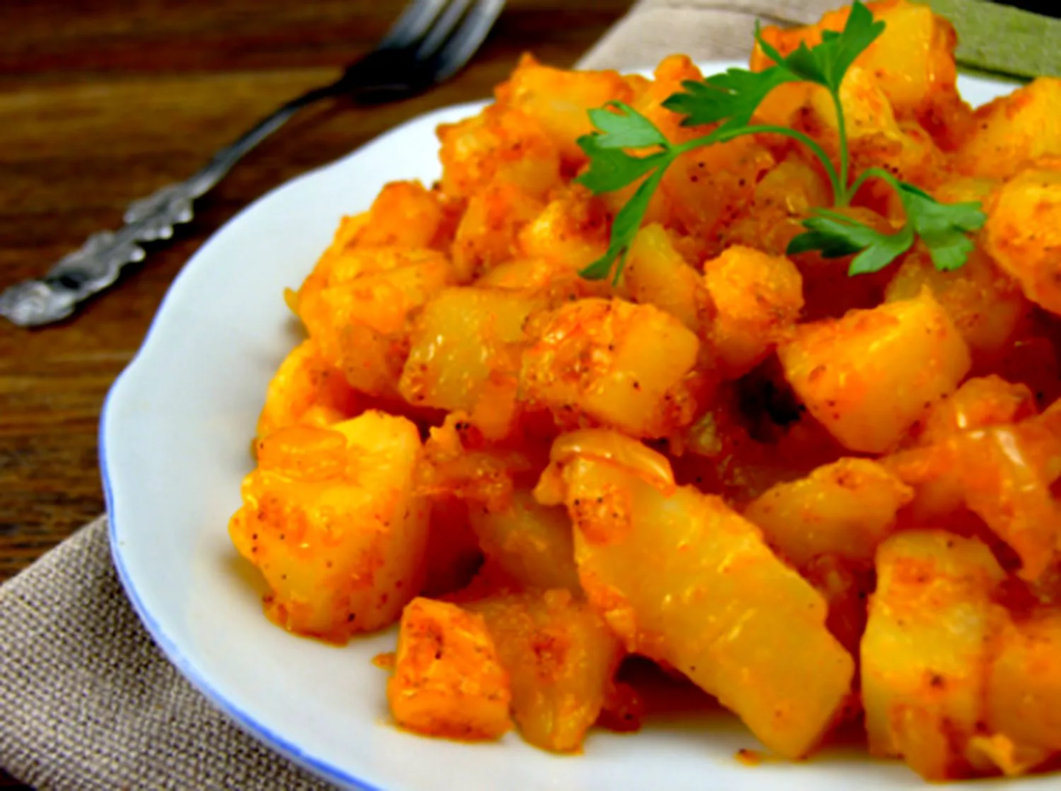 Cât plătește o gospodină pentru a pregăti o tocăniță de cartofi de post. Rețeta este delicioasă