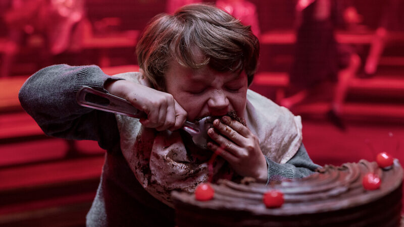 Celebrul tort „Bruce cake” din filmul „Matilda” de pe Netflix. Povestea și rețeta desertului care a cucerit internetul
