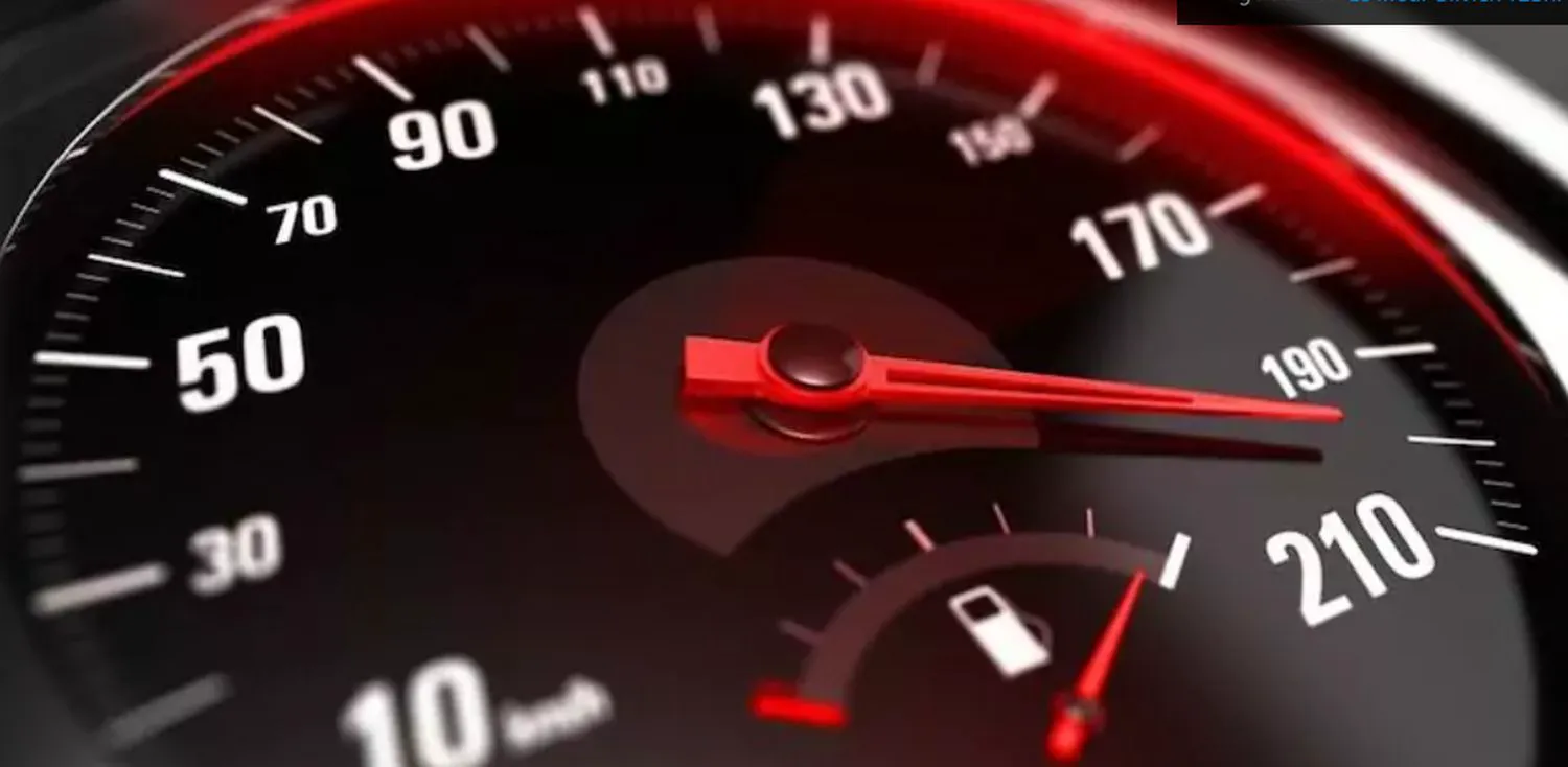 Poliția Română i-a dat o lecție șoferului care a transformat autostrada în pistă de Formula 1. A greșit, acum plătește 5 Poliția Română i-a dat o lecție șoferului care a transformat autostrada în pistă de Formula 1. A greșit, acum plătește