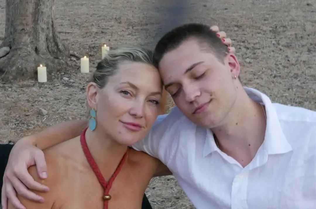 Fiul lui Kate Hudson nu mai e un copil! Nepotul lui Goldie Hawn a apărut la Oscaruri și a lăsat pe toată lumea cu gura căscată