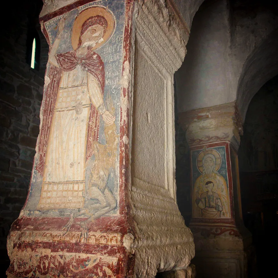 Cea mai veche biserică funcțională din România: povestea fascinantă de la Densuș