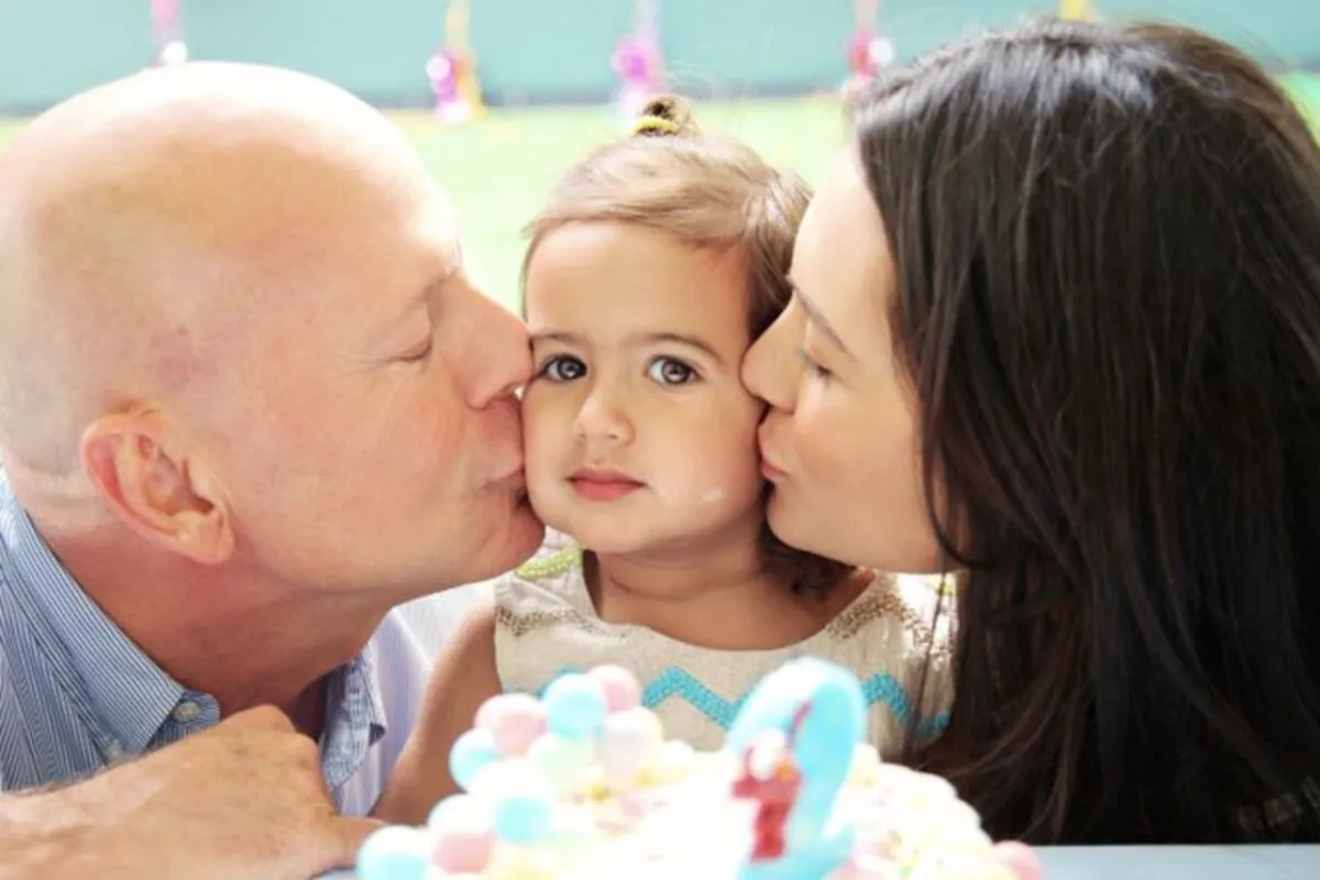 Fiica lui Bruce Willis, imagini rare. Mama Emma Heming face tot posibilul să-i umple golul 2 Fiica lui Bruce Willis, imagini rare. Mama Emma Heming face tot posibilul să-i umple golul