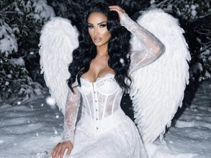 Frumoasa de la „Insula Iubirii” a primit cel mai dur diagnostic: cancer la sân! A făcut un live în care a povestit drama prin care trece acum