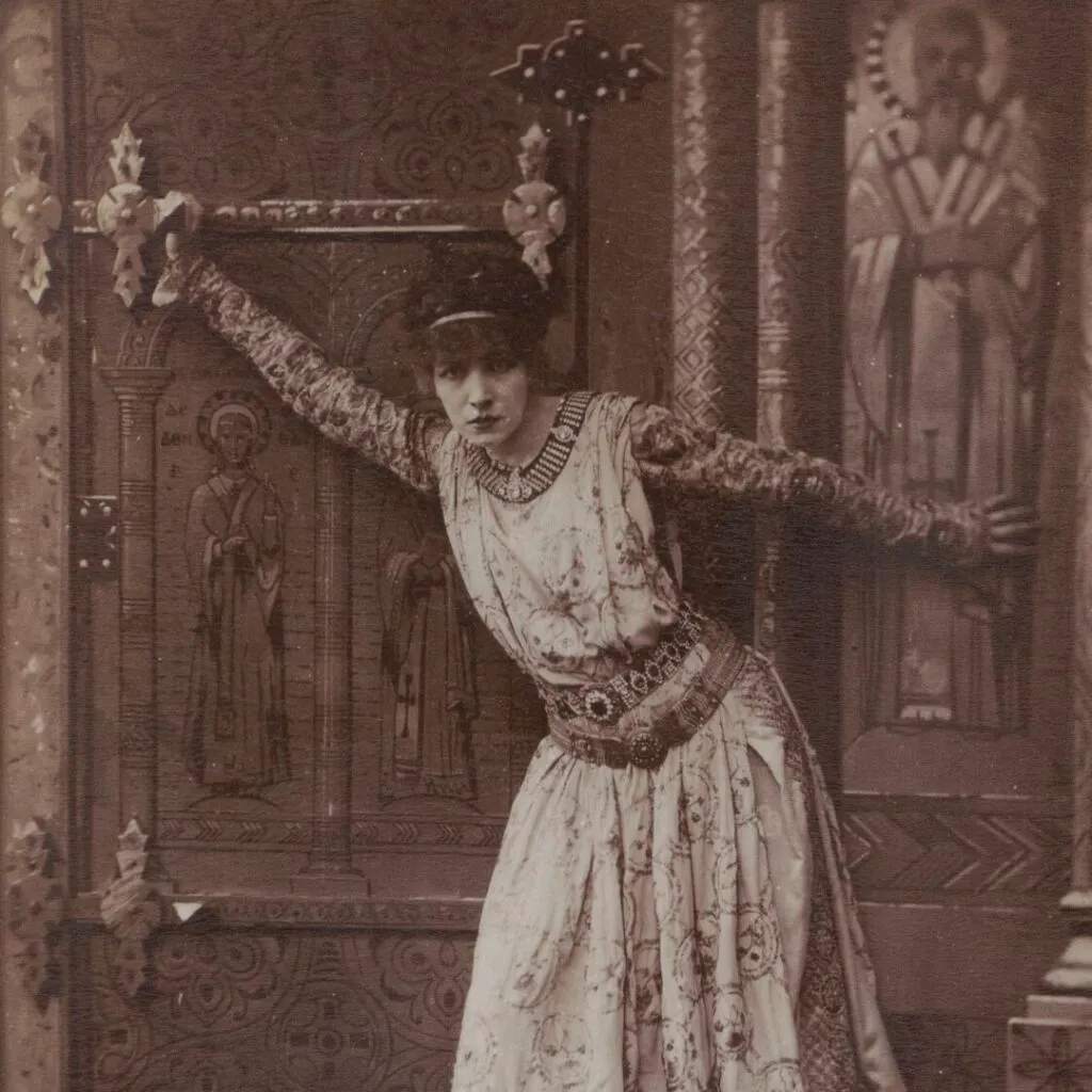 Bezele „Sarah Bernhardt” – desertul inspirat de o legendă a teatrului