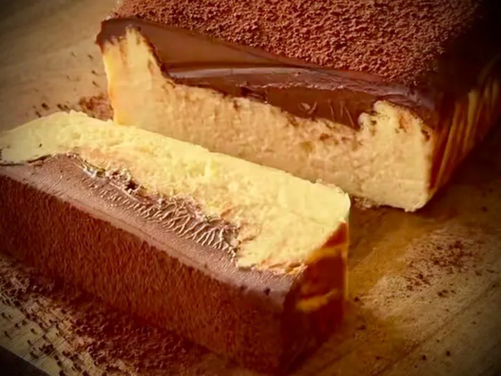 Alternativă la pasca tradițională de Paște – cheesecake cu cremă de ciocolată