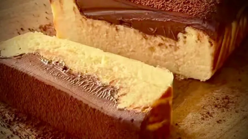 Alternativă la pasca tradițională de Paște – cheesecake cu cremă de ciocolată